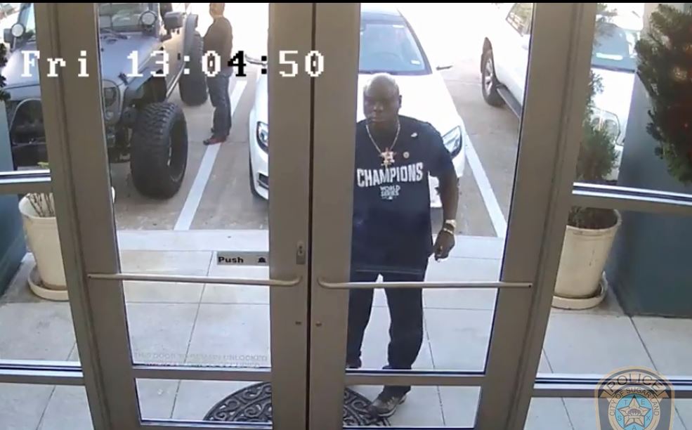 Sugar Land PD Releases Video Of Jewelry Store Theft