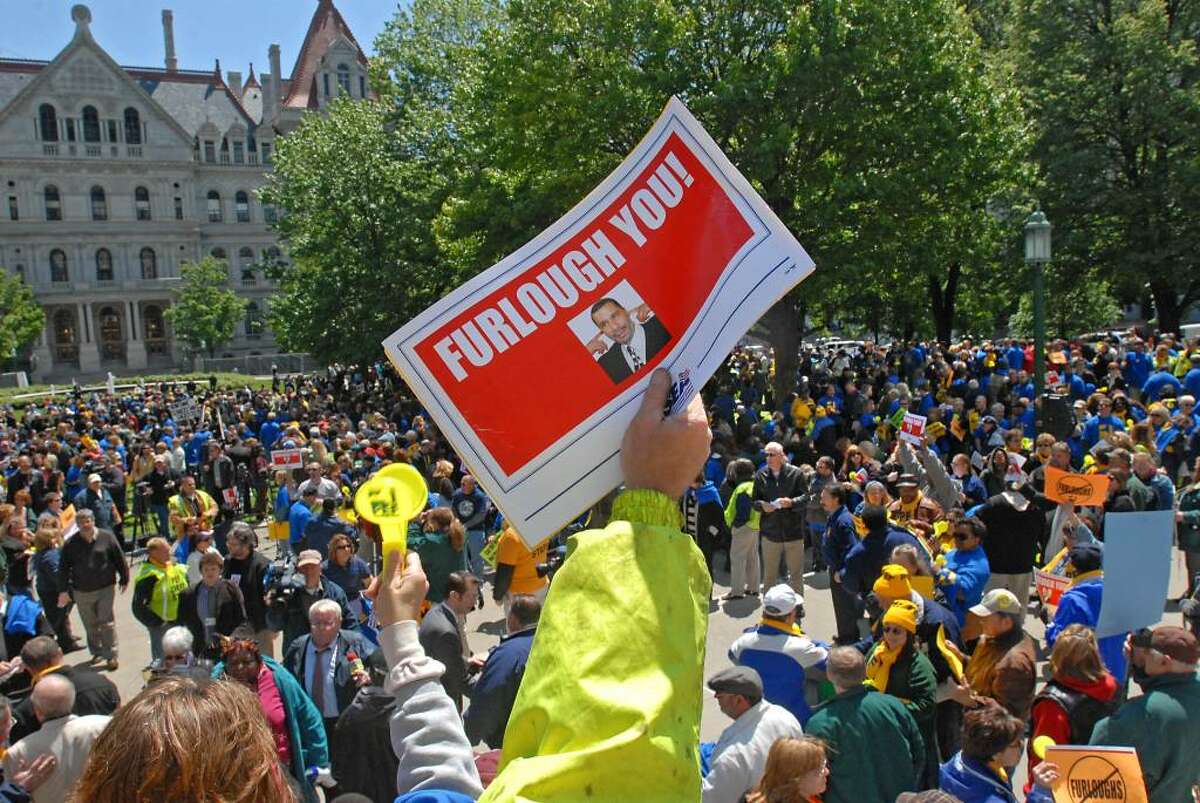 Cuomo won�t release state workforce data