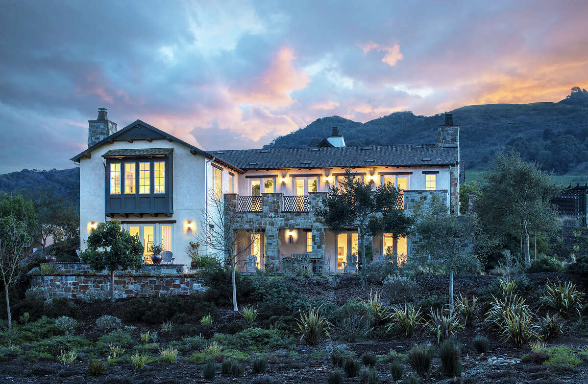 LIVE A BEAUTIFUL LIFE AT WILDER, ORINDA. LUXURY VIEW HOMES + CUSTOM