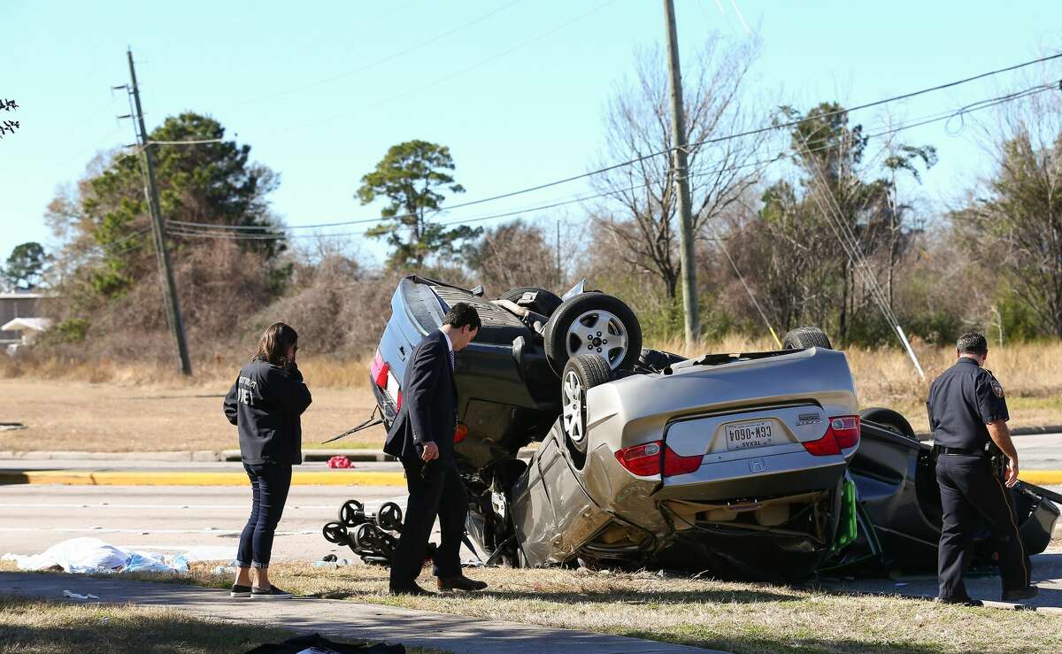 Two dead, infant critical in crash off Texas 249 near Cypress