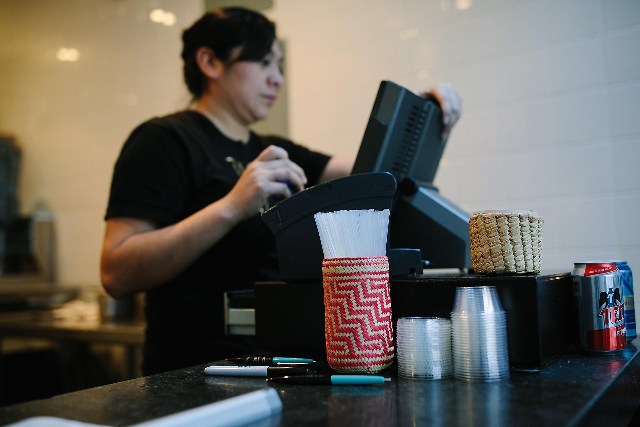 California lawmaker targets plastic straws at restaurants to help