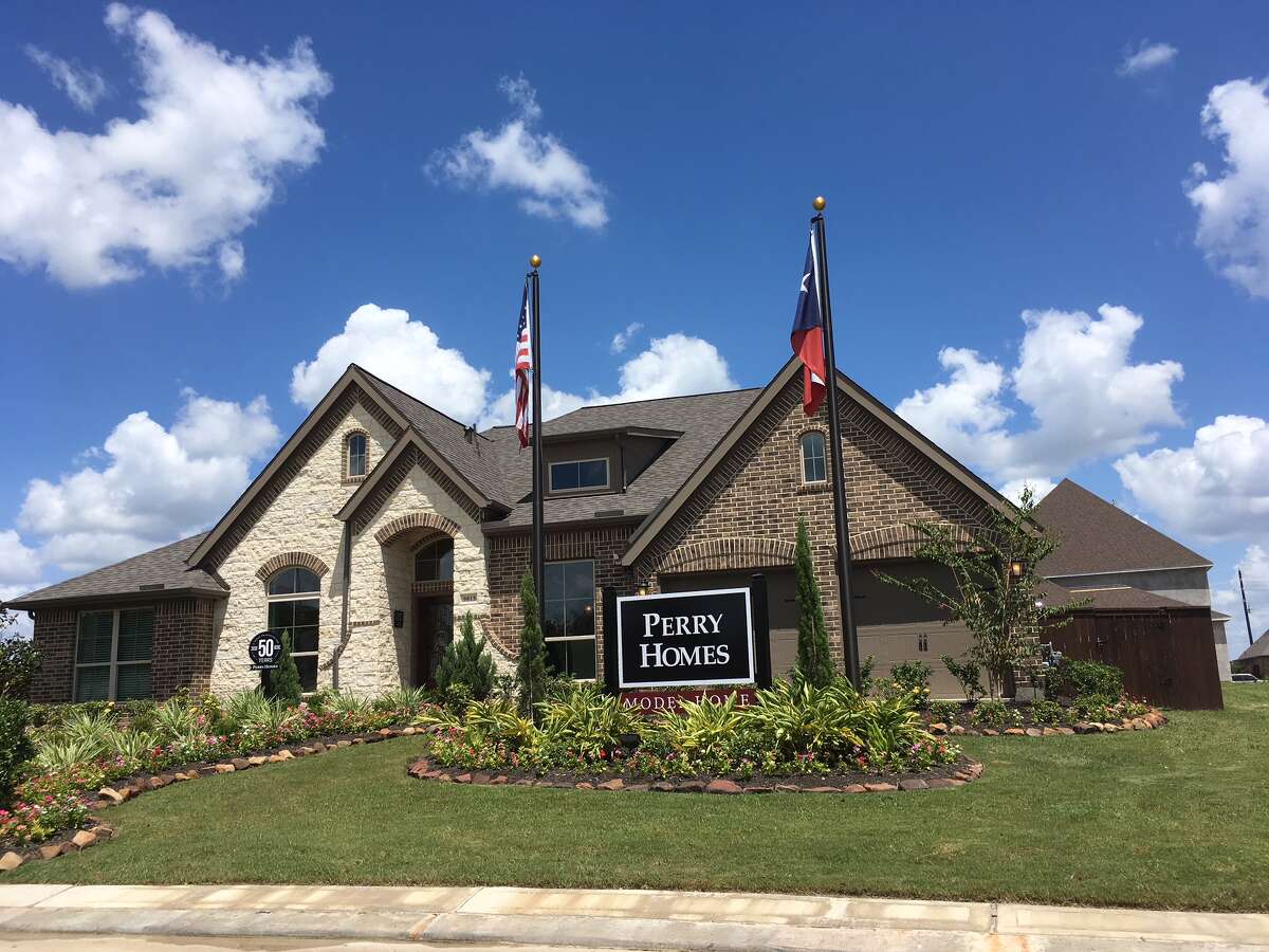 Meridiana community starts second phase