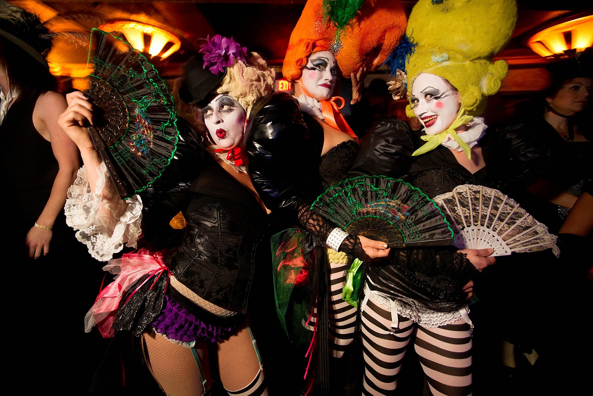 Search for escape artist leads to Edwardian Ball