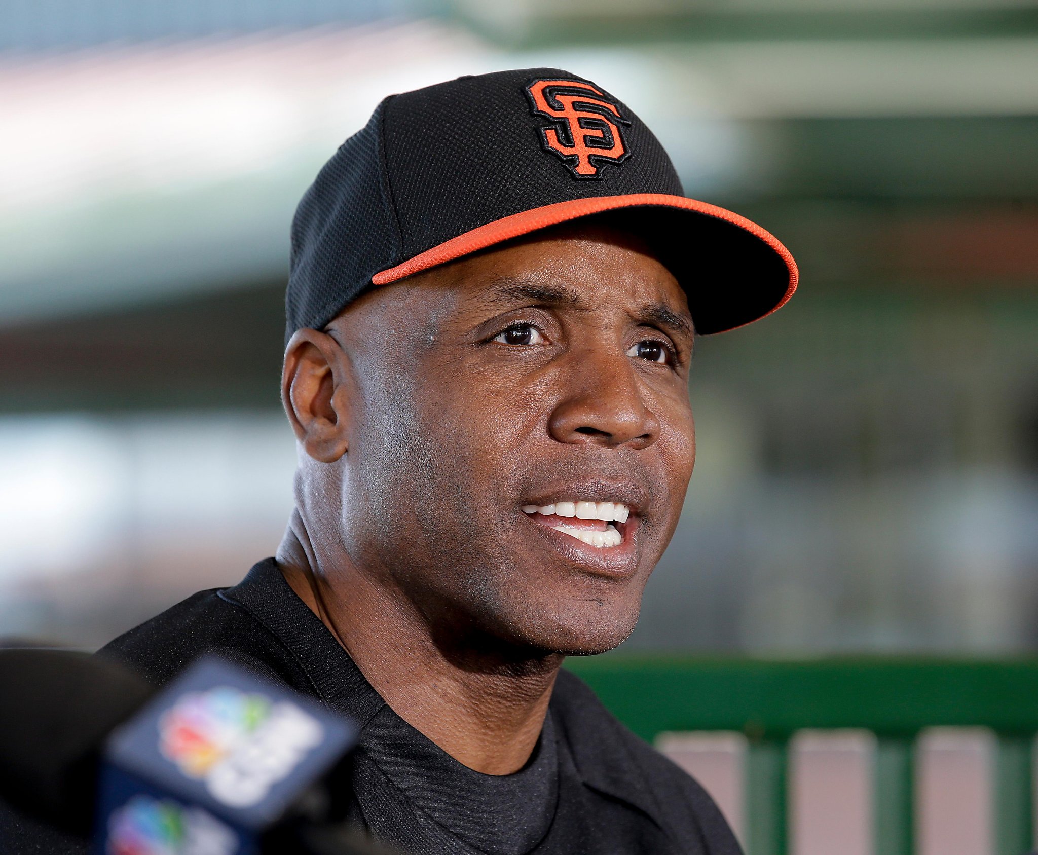 Barry bonds giants hall fame baseball inching closer will he there get