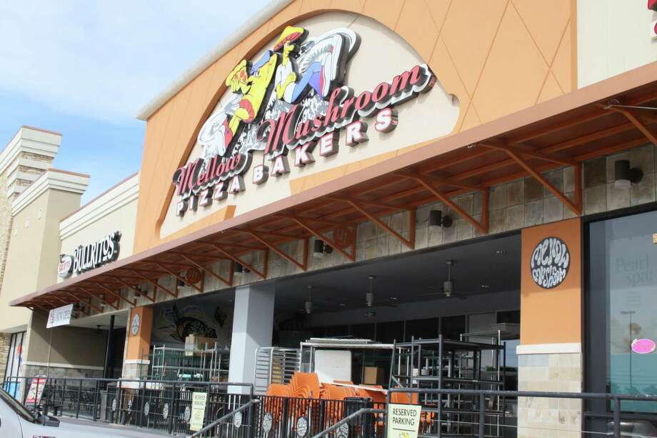 Mellow Mushroom Located In The Cypresswood Crossing Plaza At 16000 Stuebner Airline Road Is