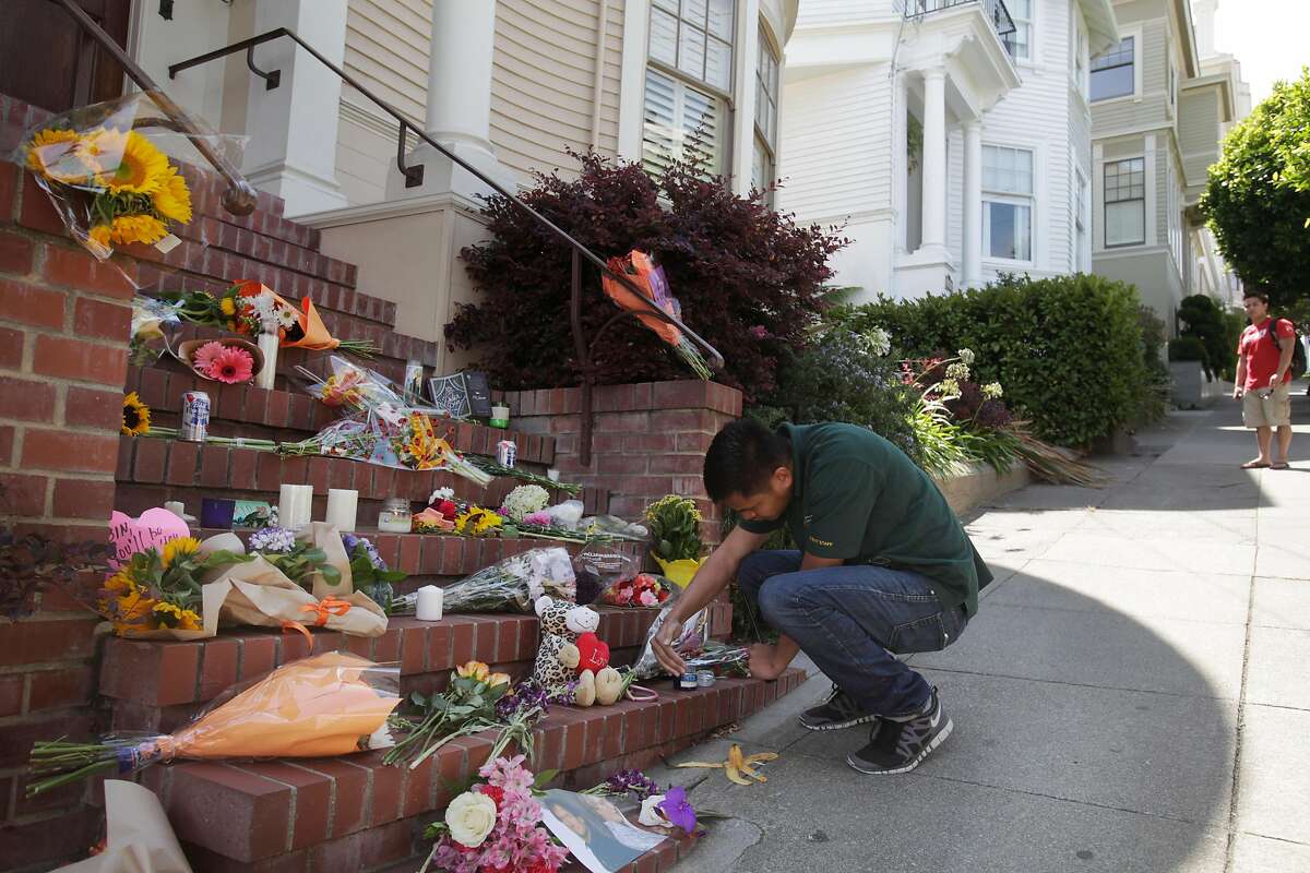 A memorial for Robin Williams at the home where "Mrs. Doubtfire" was filmed in San Francisco.