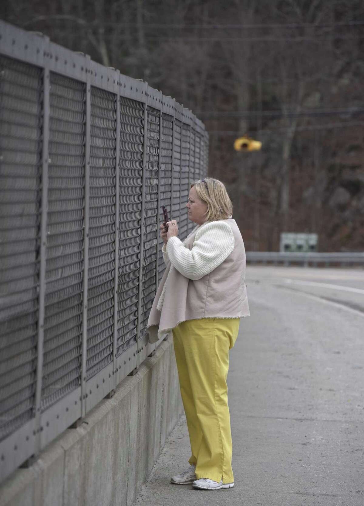 Dam sparks ice tourism in Kent