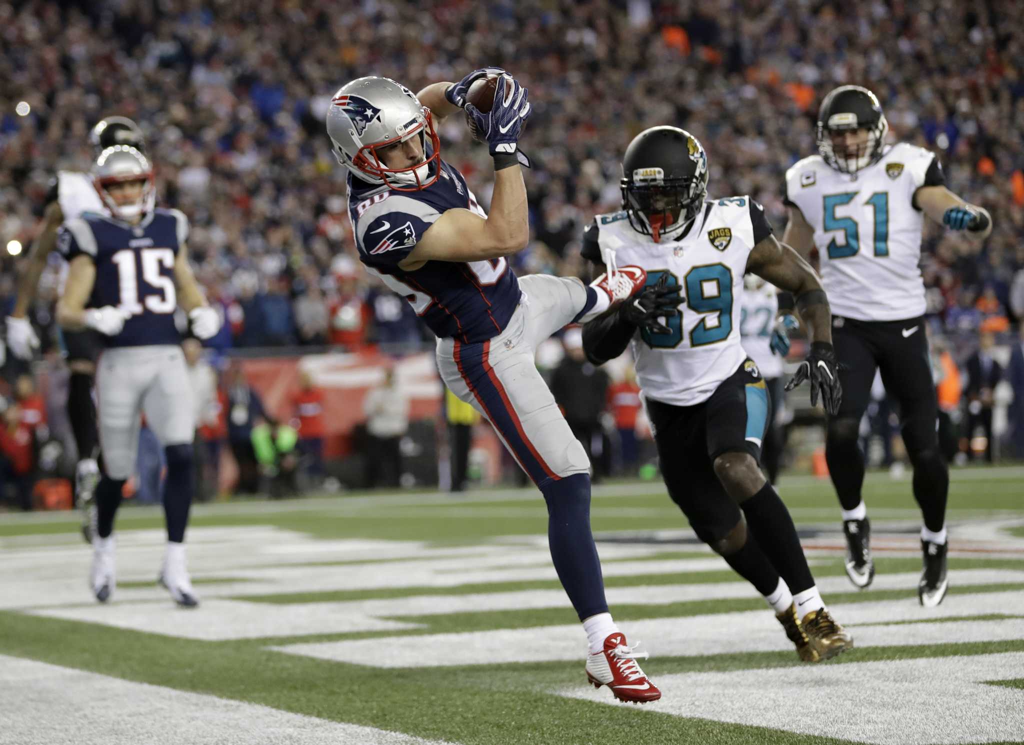 Danny Amendola, 2-time Super Bowl winner with Pats, retires