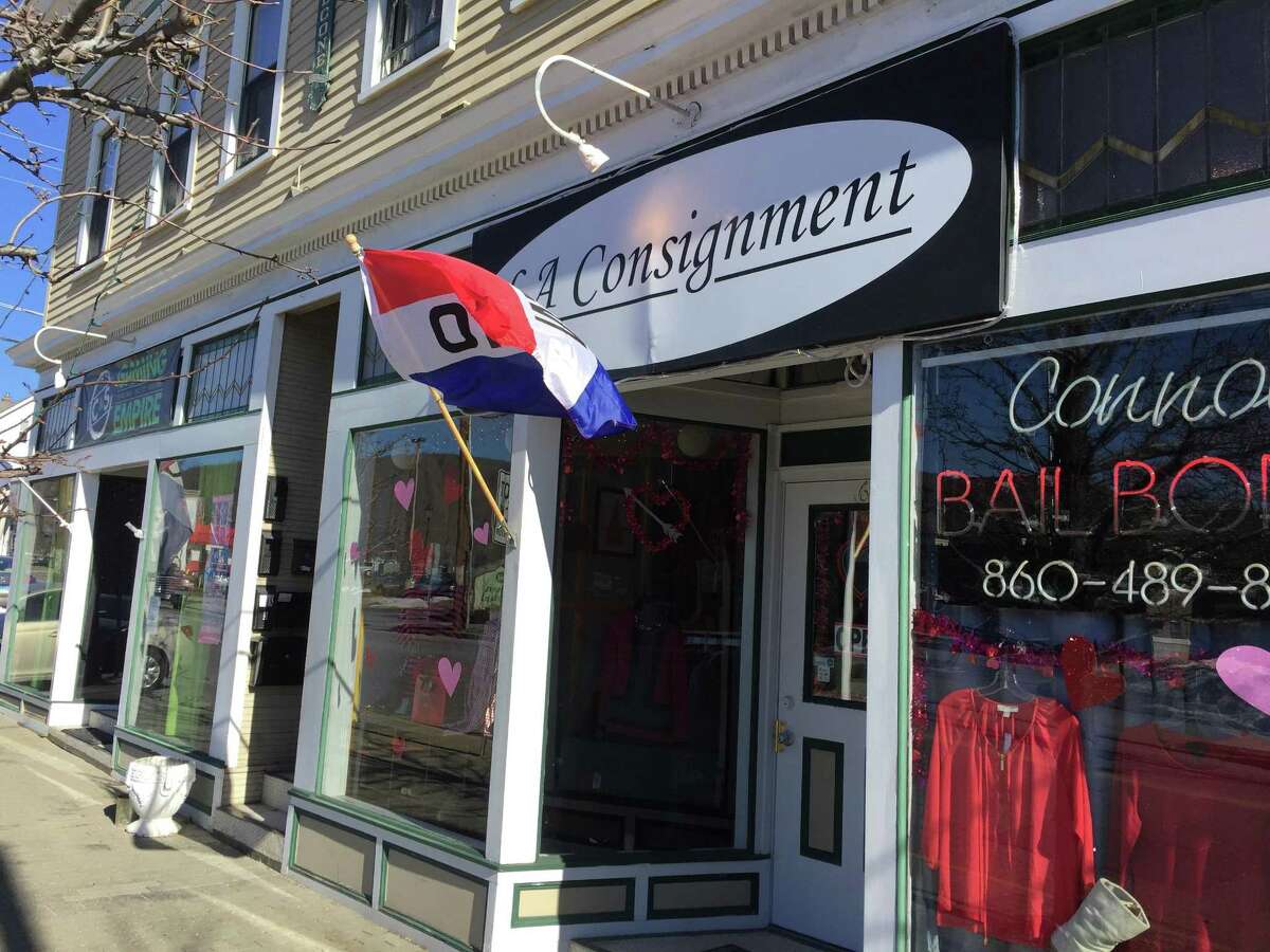 Torrington native celebrates new start for LA Consignment on Main Street