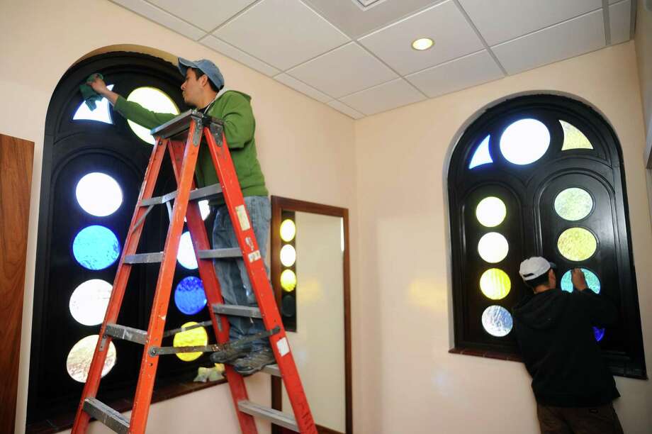 Stamford Church To Celebrate Re Dedication After Renovation Workers From A Pappajohn Company Put The Finishing Touches On Renovations Inside Church Of