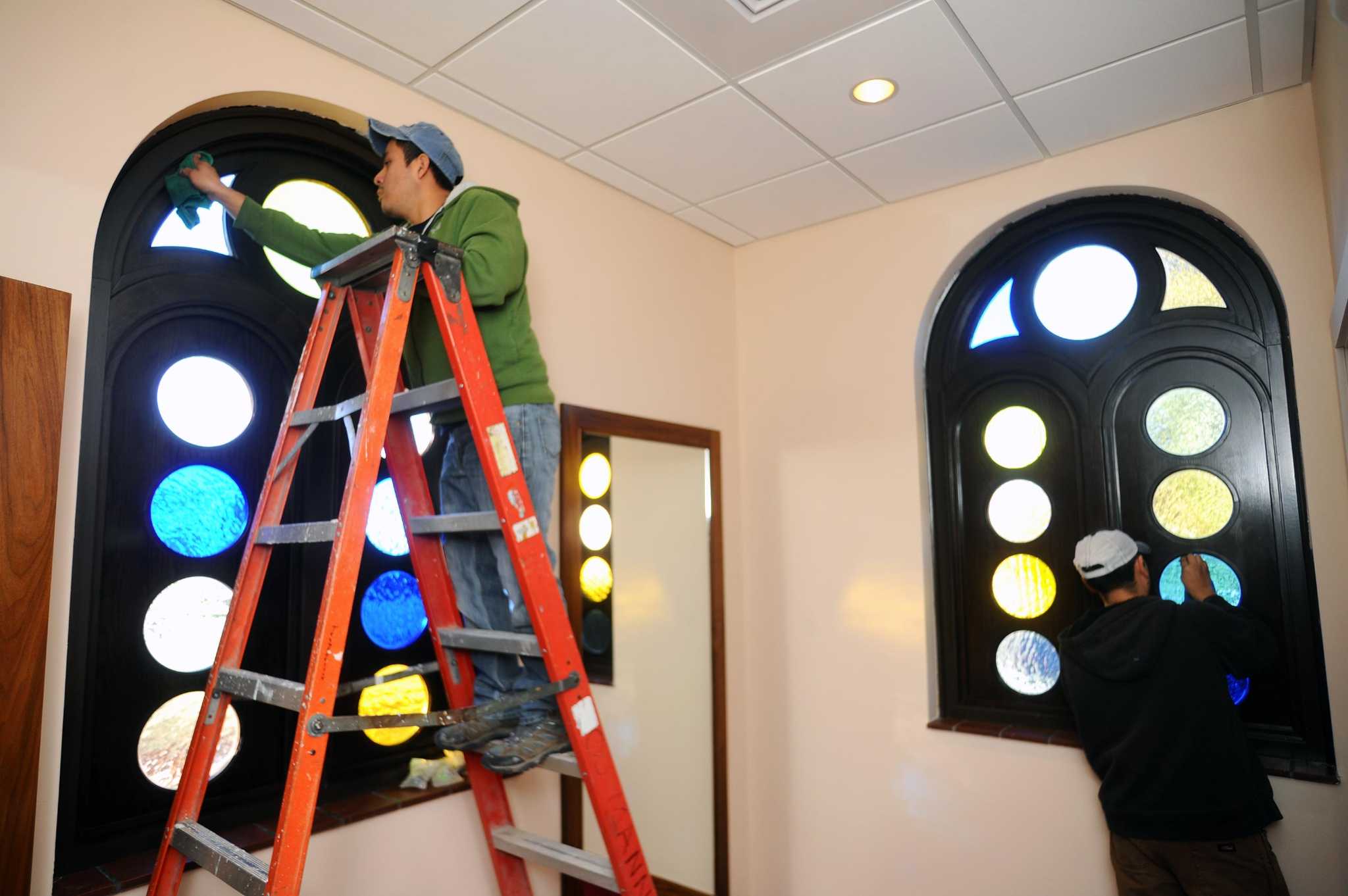 Renovation of holy icons at the beginning of the 20th century Renovation of holy icons at the beginning of the 20th century