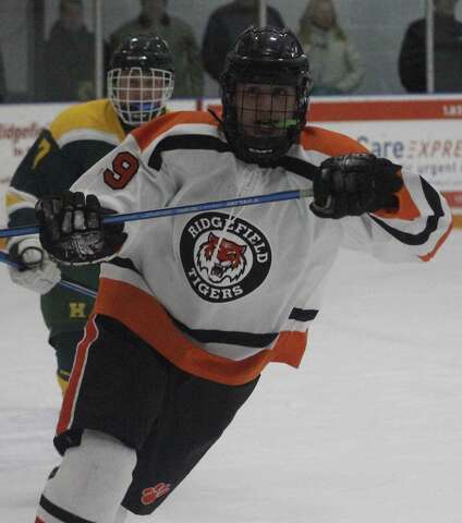 Boys Hockey New Faces Same Goals For Ridgefield Hockey At Midway Mark Newstimes