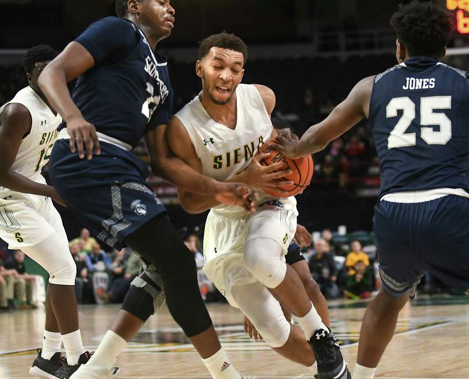 Siena's Christian Bentley drives to the basket during a basketball game against Saint Peter's at the Times Union Center on Monday, Jan. 29, 2018 in Albany, N.Y. (Lori Van Buren/Times Union) Photo: Lori Van Buren / 20042248A