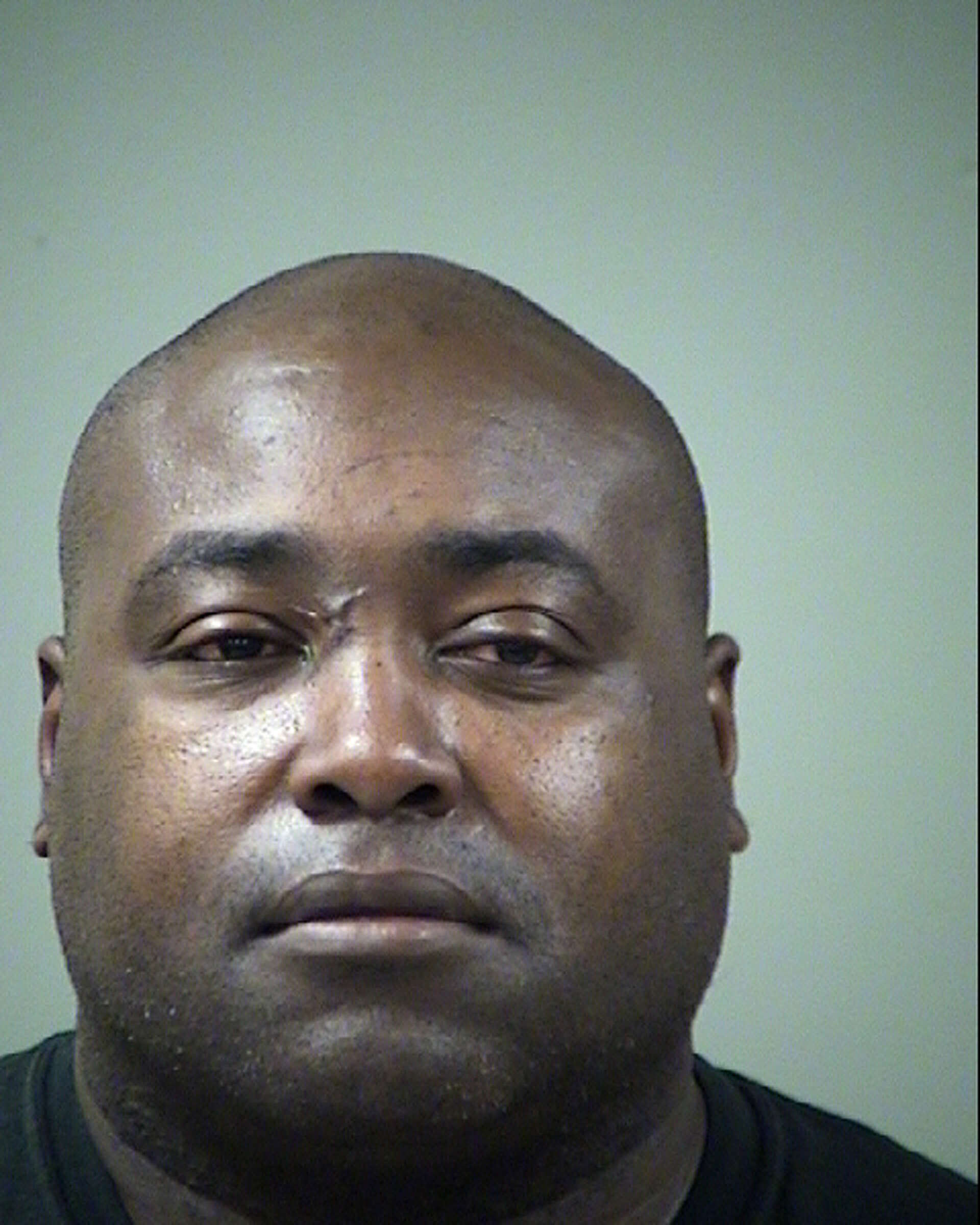 San Antonio firefighter arrested after allegedly assaulting girlfriend