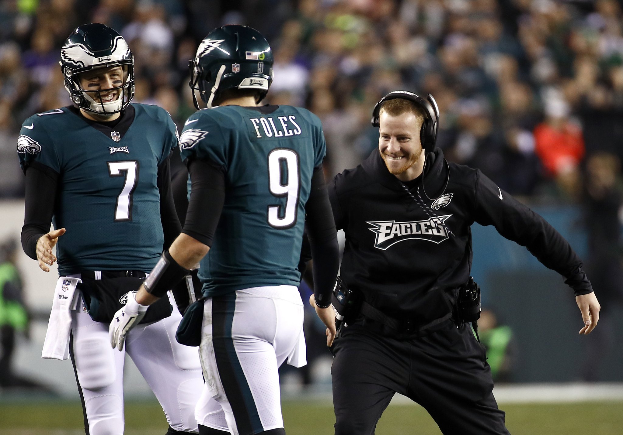 Injured Carson Wentz still playing key role for Eagles