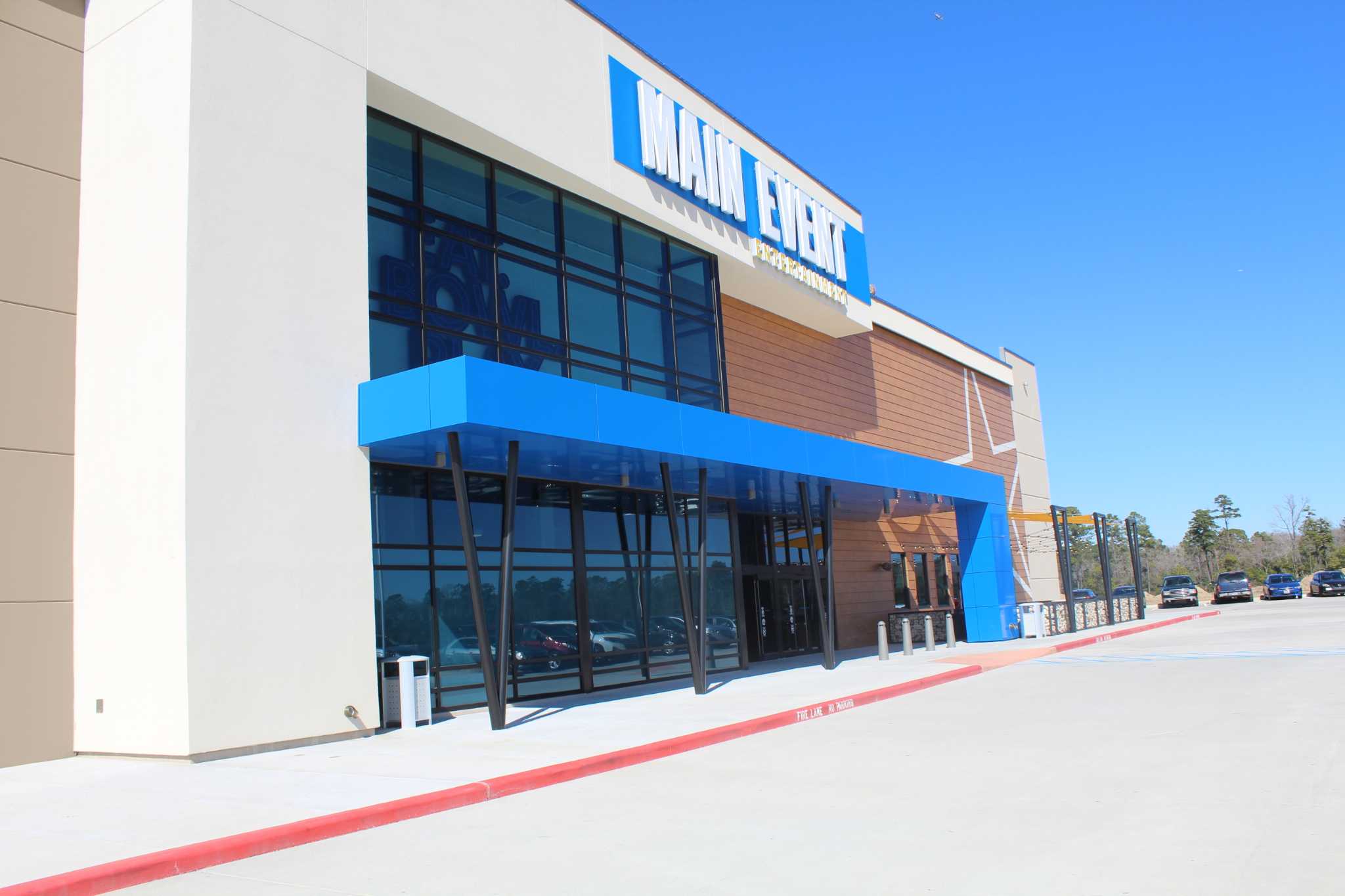 Main Event reopens in Humble