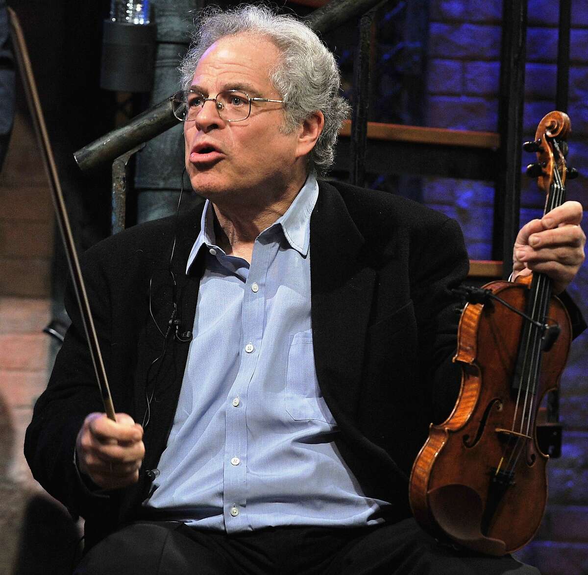 Violinist Itzhak Perlman visits "Late Night with Jimmy Fallon" at Rockefeller Center on February 25, 2011 in New York City.