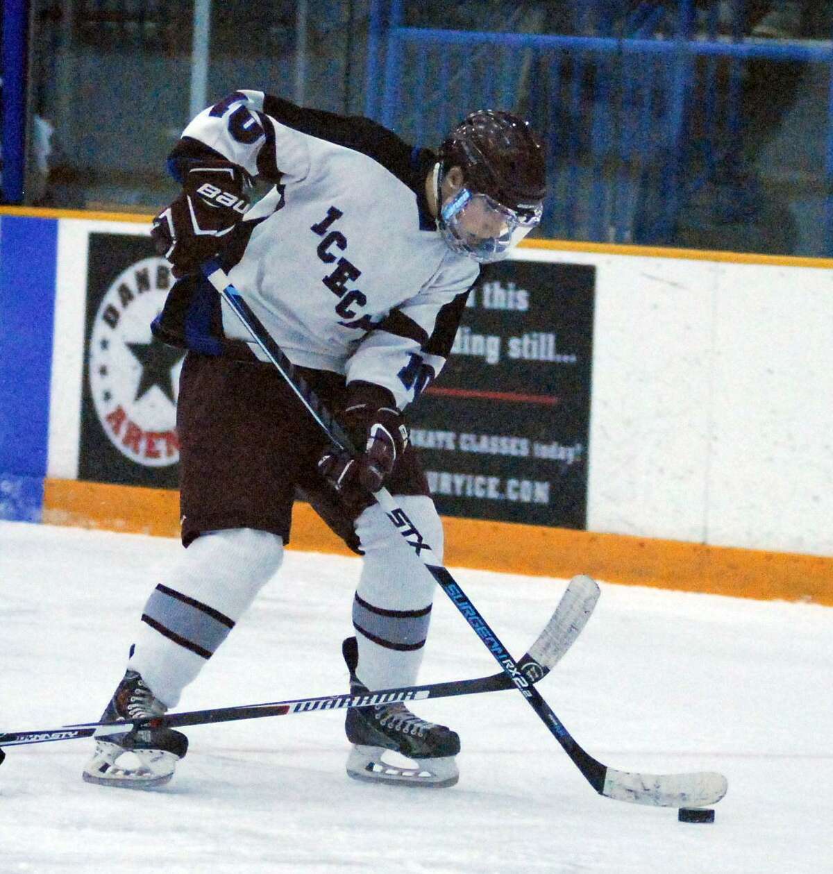 BBD’s Colin MacNevin skates with the puck during a game against Barlow on Wednesday.