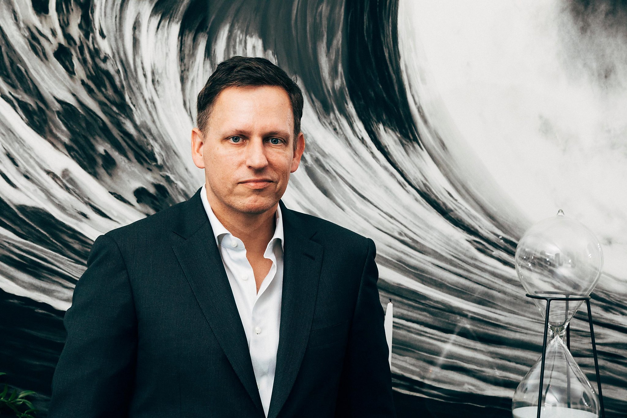 Tech billionaires Peter Thiel and Reid Hoffman talk &lsquo;crisis of democracy&rsquo;