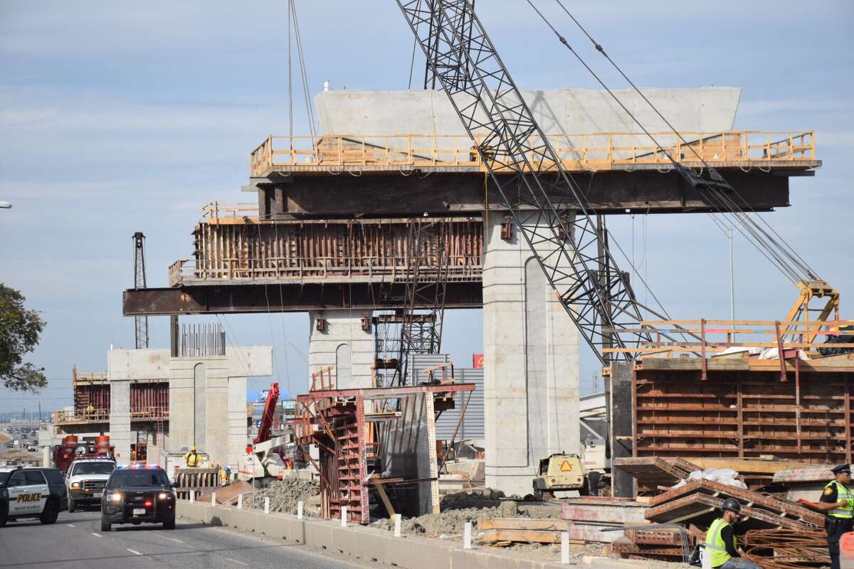 2 workers crushed by 1,000 pounds of rebar in construction accident on ...