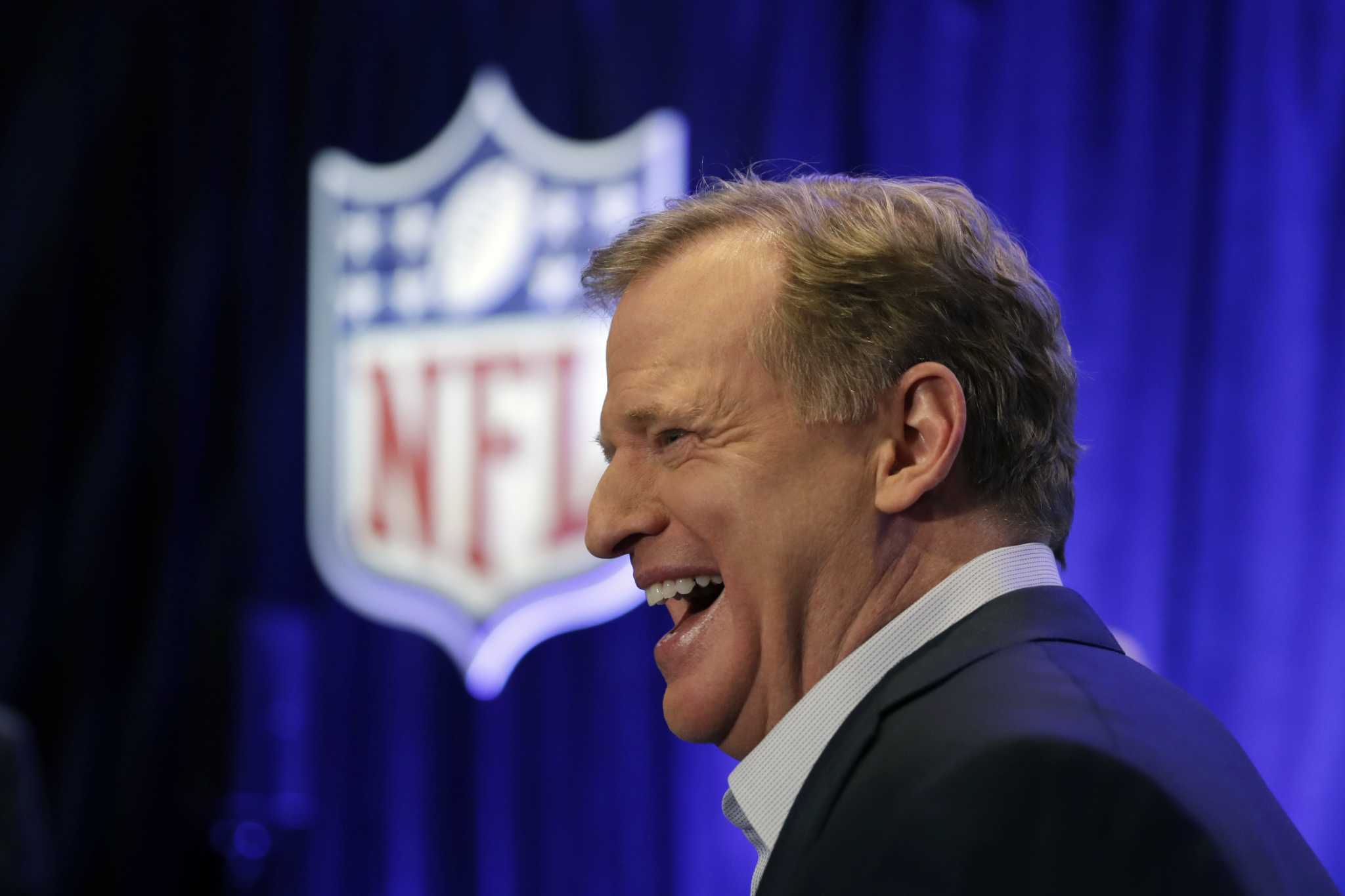 NFL Commish Roger Goodell Runs Faster Than Oklahoma Tackle Orlando Brown