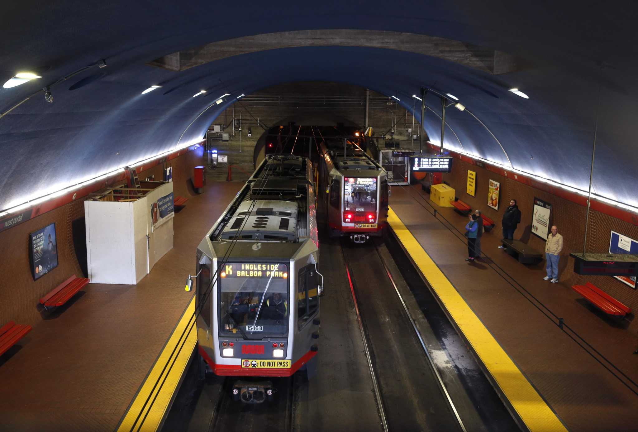 El metro. Метрополитен Сан-Франциско. Метро Сан Франциско станции. Метро Сан Франциско поезда. Muni Metro.