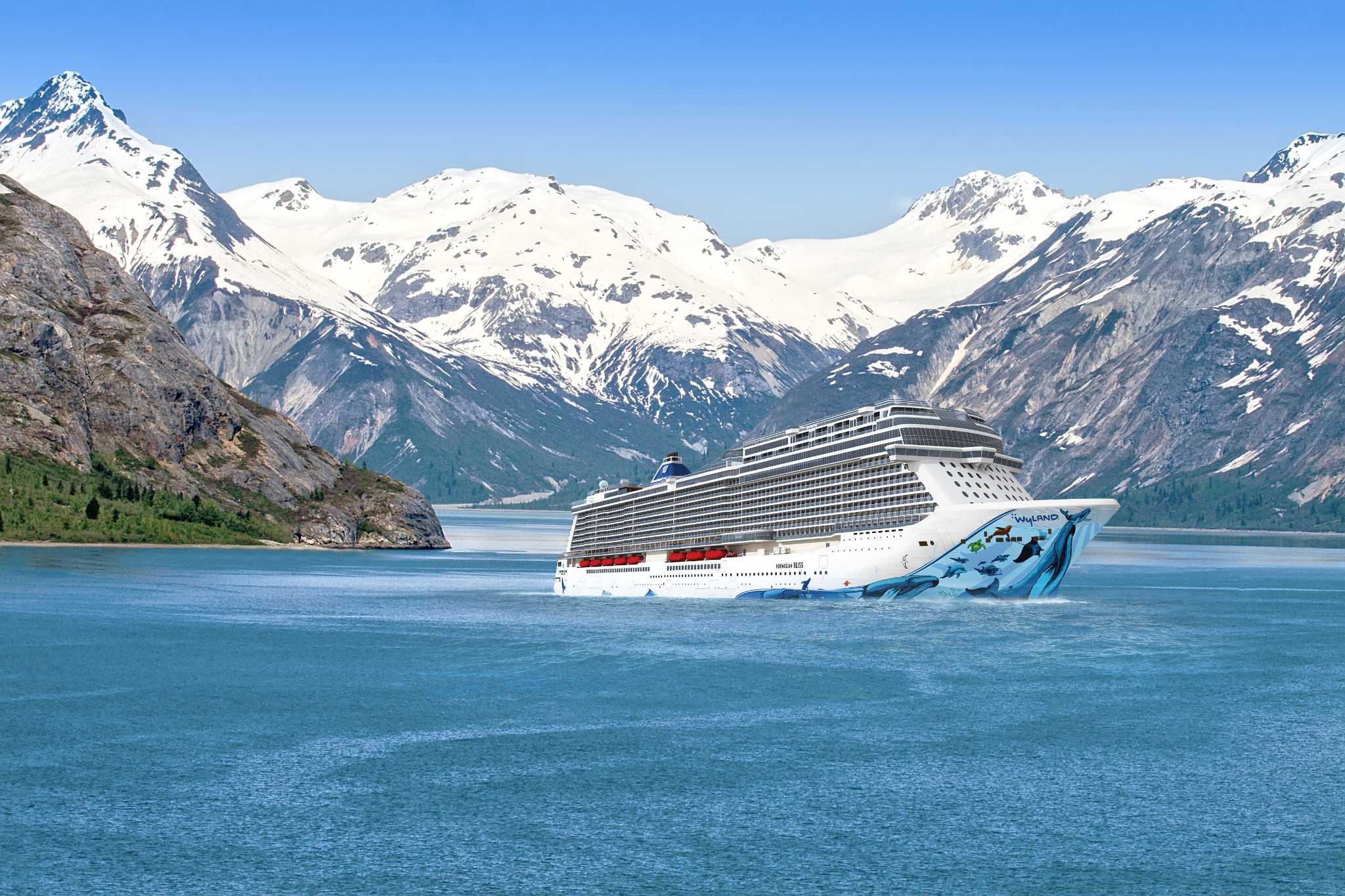 Лайнер norwegian. Norwegian Bliss лайнер. Аляска круиз. Лайнер на Аляске. Аляска китовый круиз.