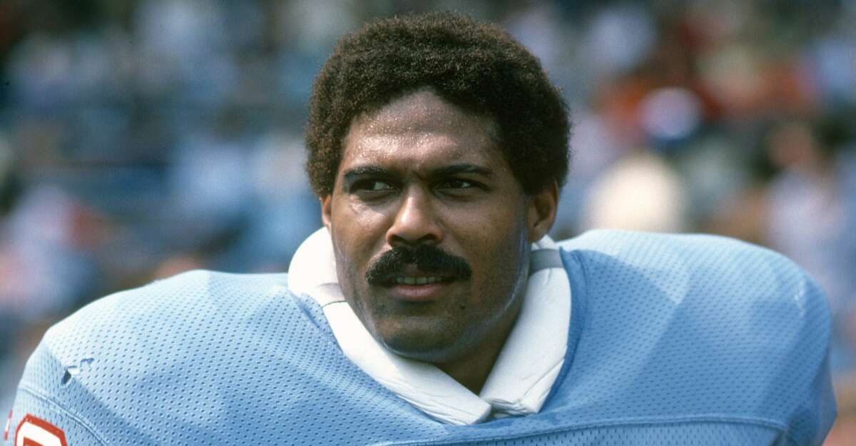 Robert Brazile #52 of the Houston Oilers looks on during an NFL football game circa 1981. Brazile played for the Oilers from 1975-84. (Photo by Focus on Sport/Getty Images)