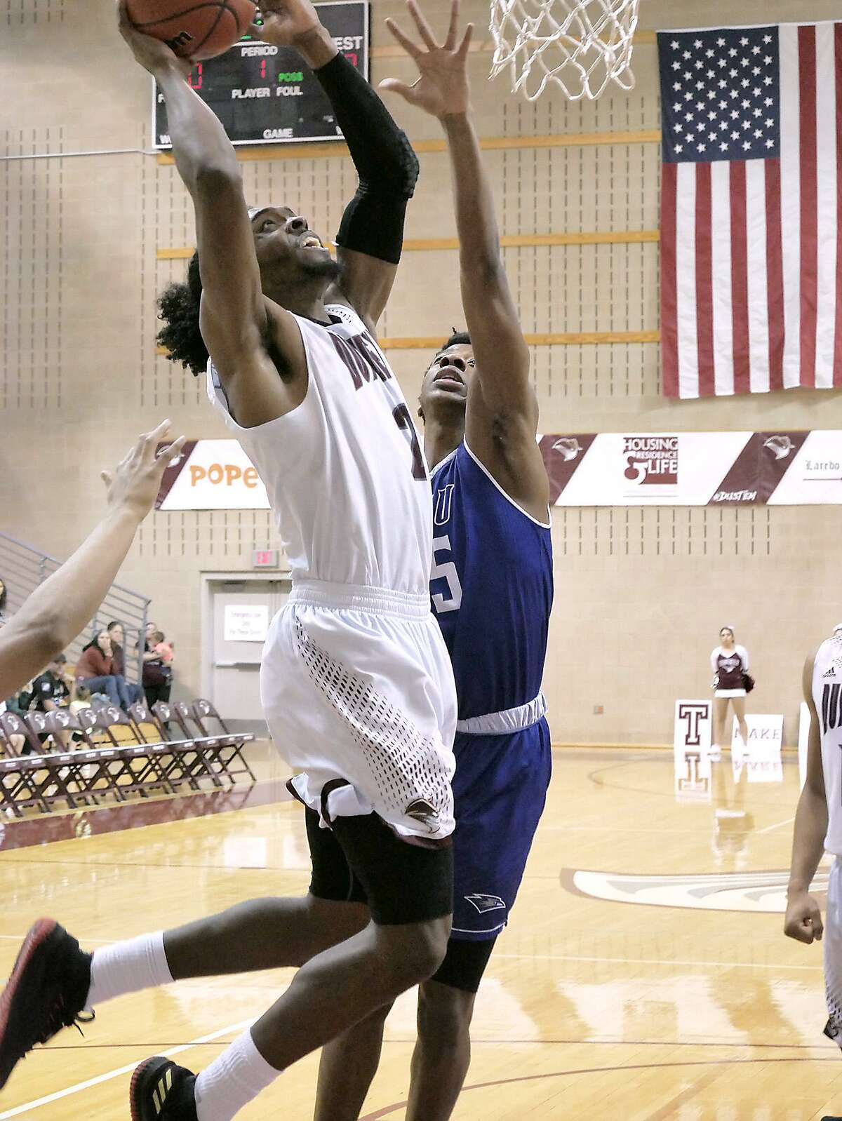 Kamari Robinson finished with 15 points, four rebounds and three steals leading TAMIU to a 49-48 victory over fourth-place Lubbock Christian Saturday for its second straight conference win.