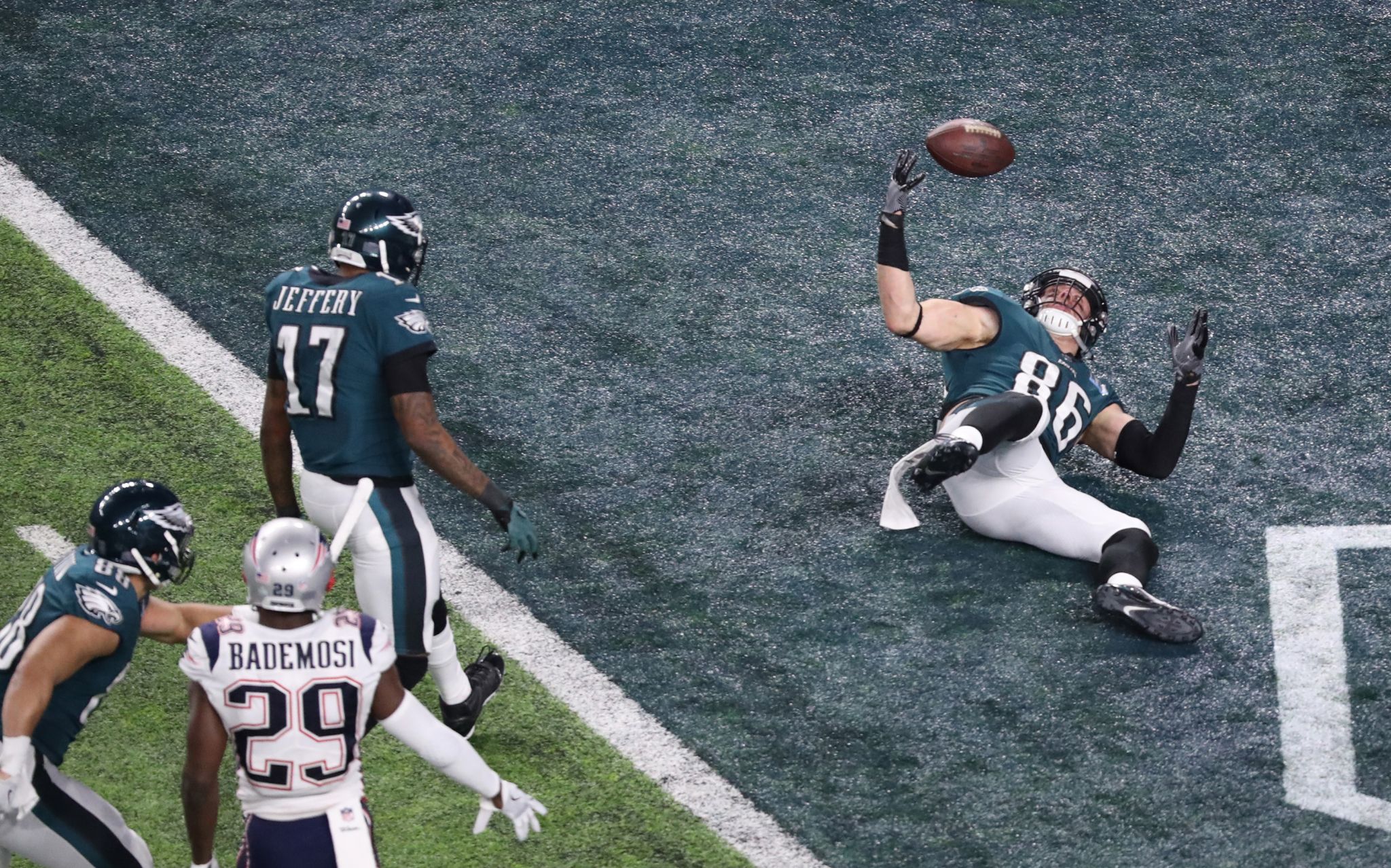 Zach Ertz brings in touchdown catch and brings home Super Bowl ring