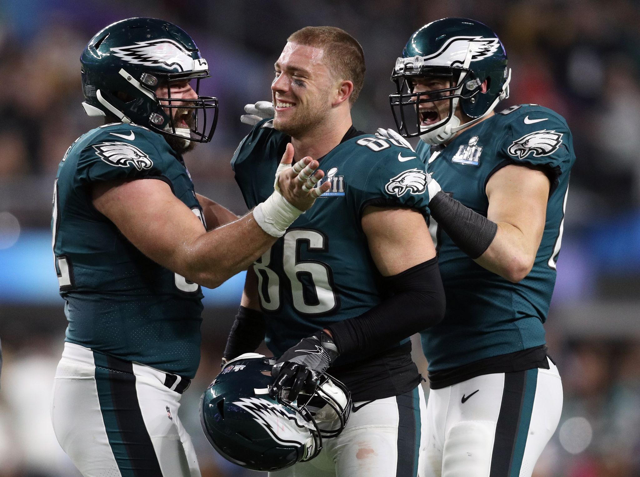 NFL - BREAKING: Eagles trade TE Zach Ertz to Cardinals for