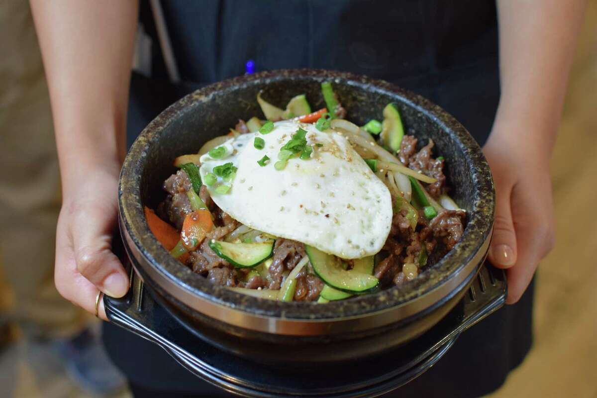 Crazy Korean Cooking Korean Stone Bowl (Dolsot), Sizzling Hot Pot for  Bibimbap