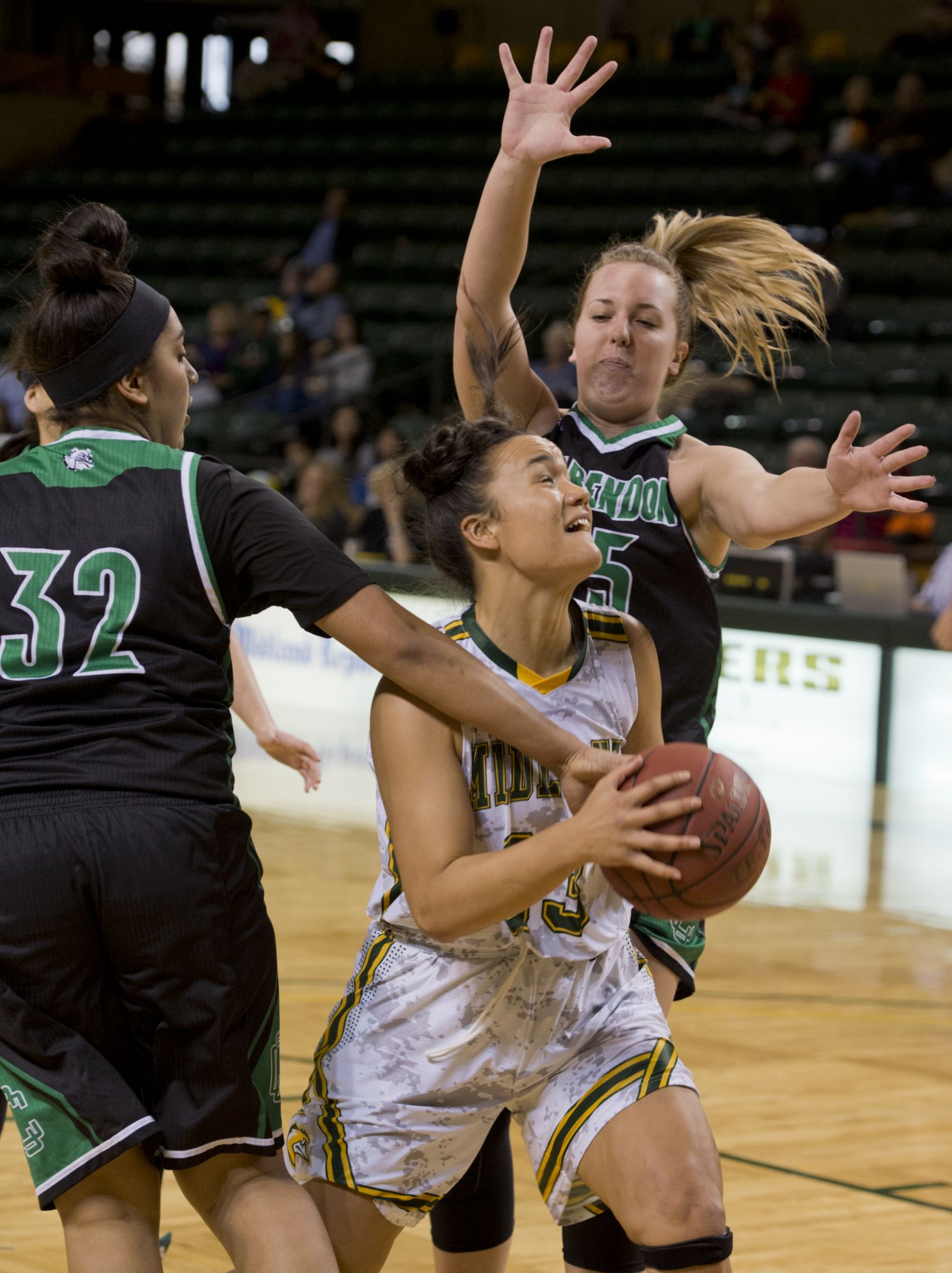 Jc Womens Basketball Lady Chaps Withstand Clarendons 3 Point Attack In Win 1924