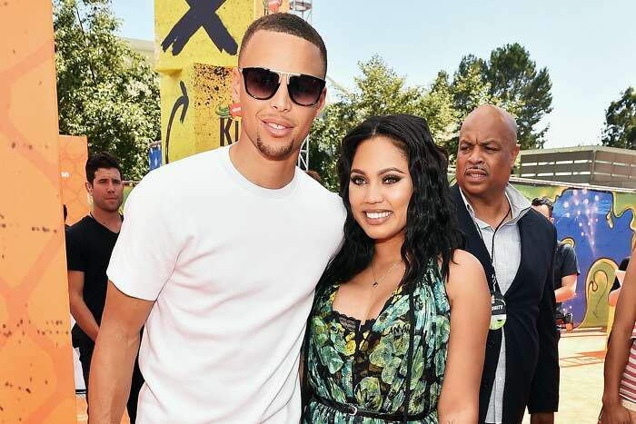 Ayesha Curry Smokes Steph Curry With Her First Pitch at MLB Game - radiozona.com.ar