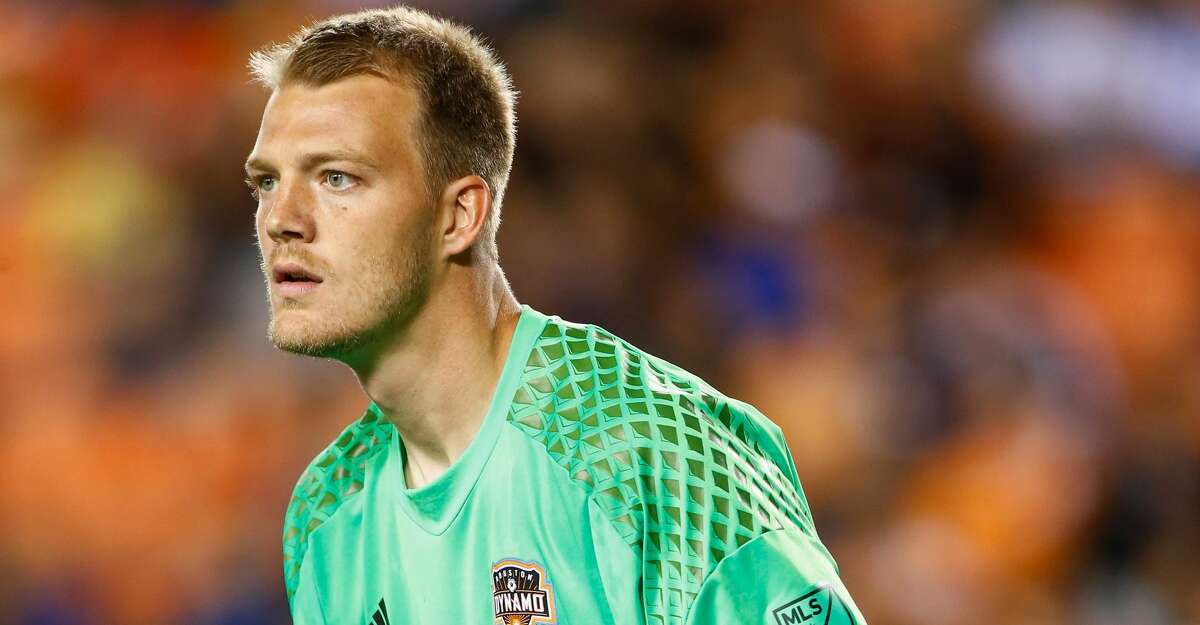 The Dynamo on Wednesday announced that they have signed goalkeeper Joe Willis to a new contract.