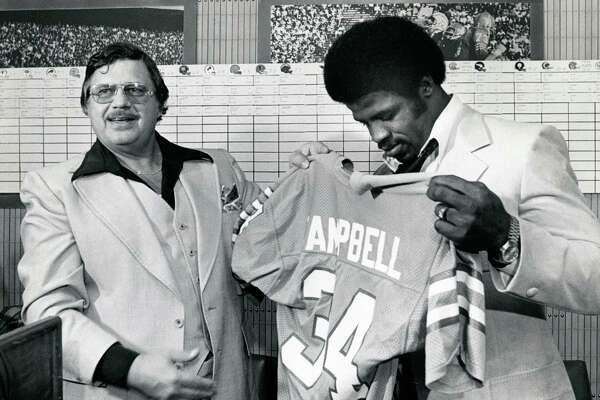 40 Years Ago The Houston Oilers Drafted Earl Campbell And Changed