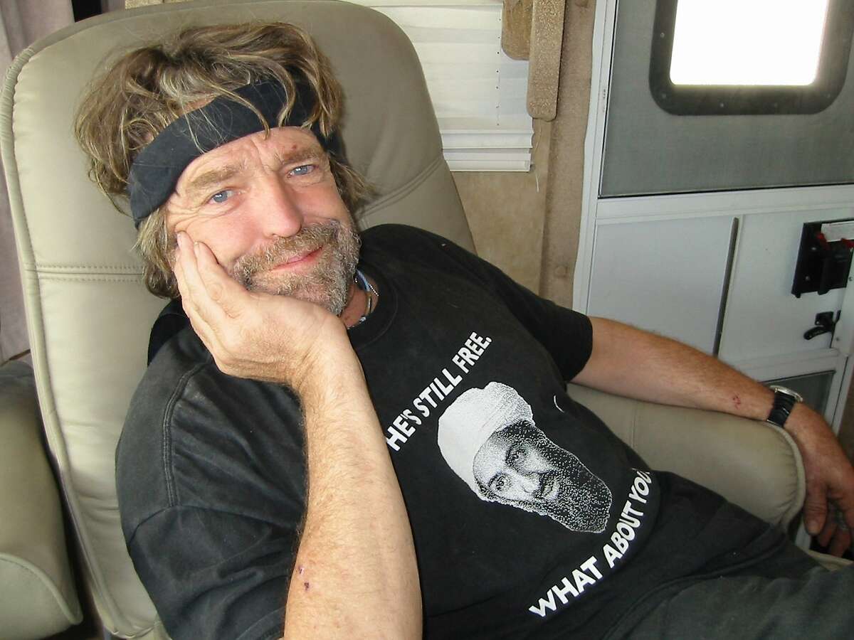 Grateful Dead Lyricist Digital Civil Rights Pioneer John Perry Barlow Dies