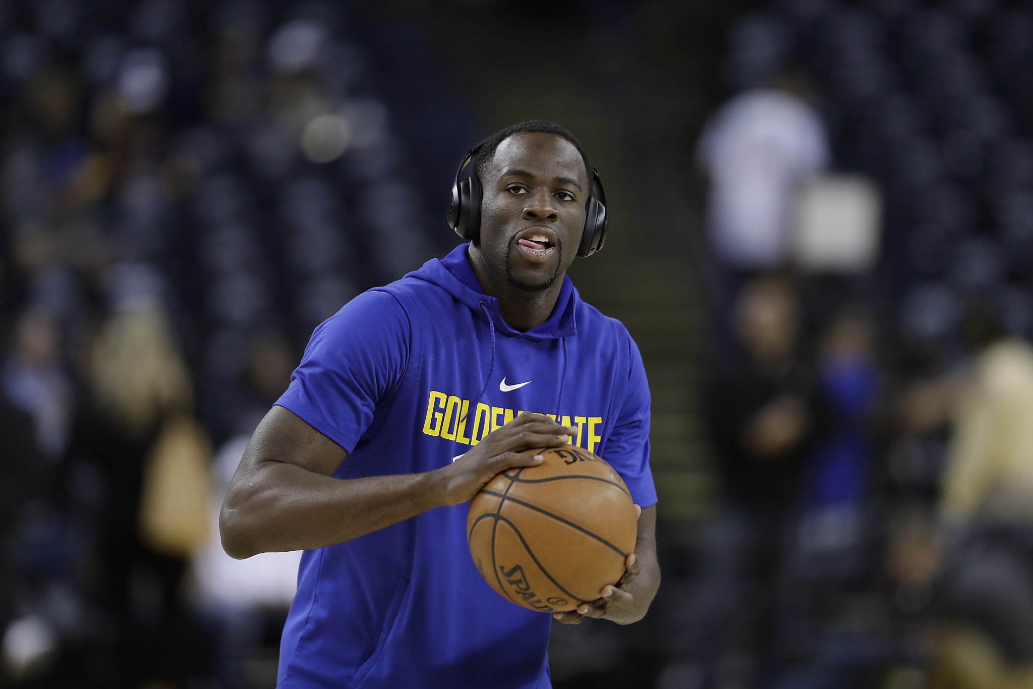 theScore on X: Draymond Green to use braces for couple weeks after taking  elbow to mouth.   / X