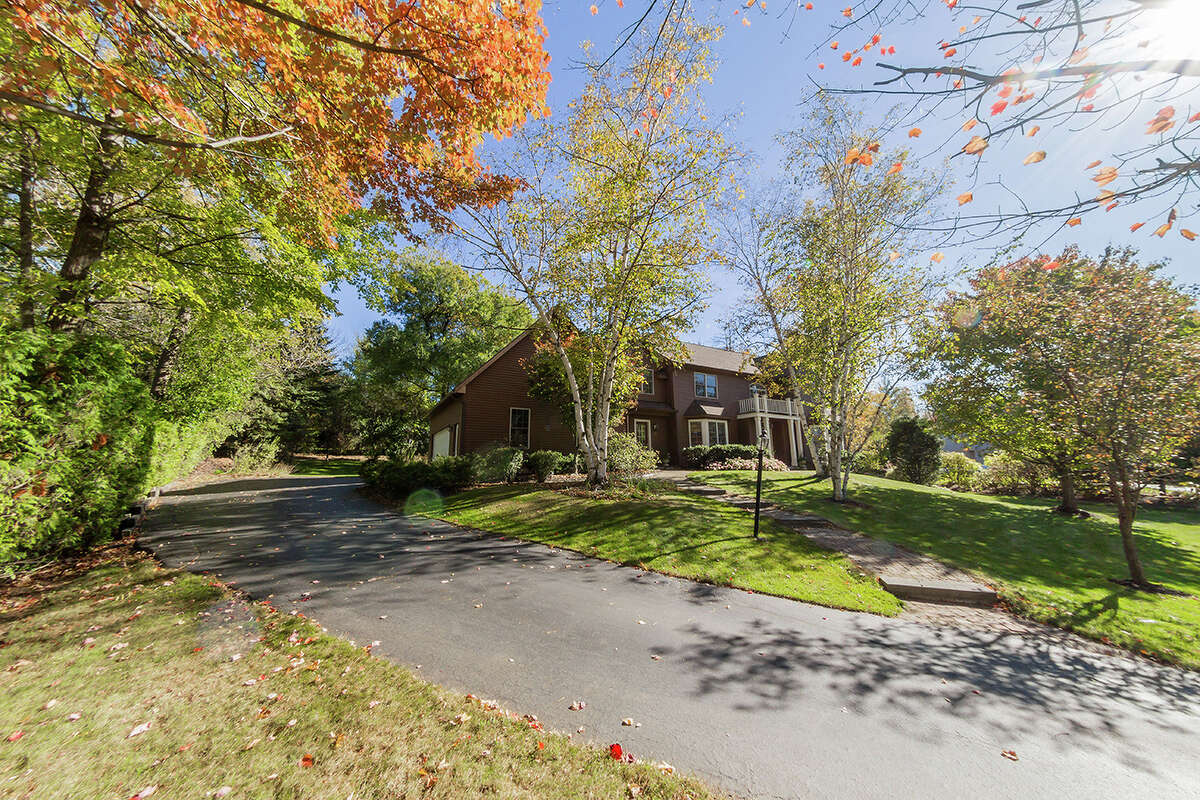 House of the Week Custom in Niskayuna