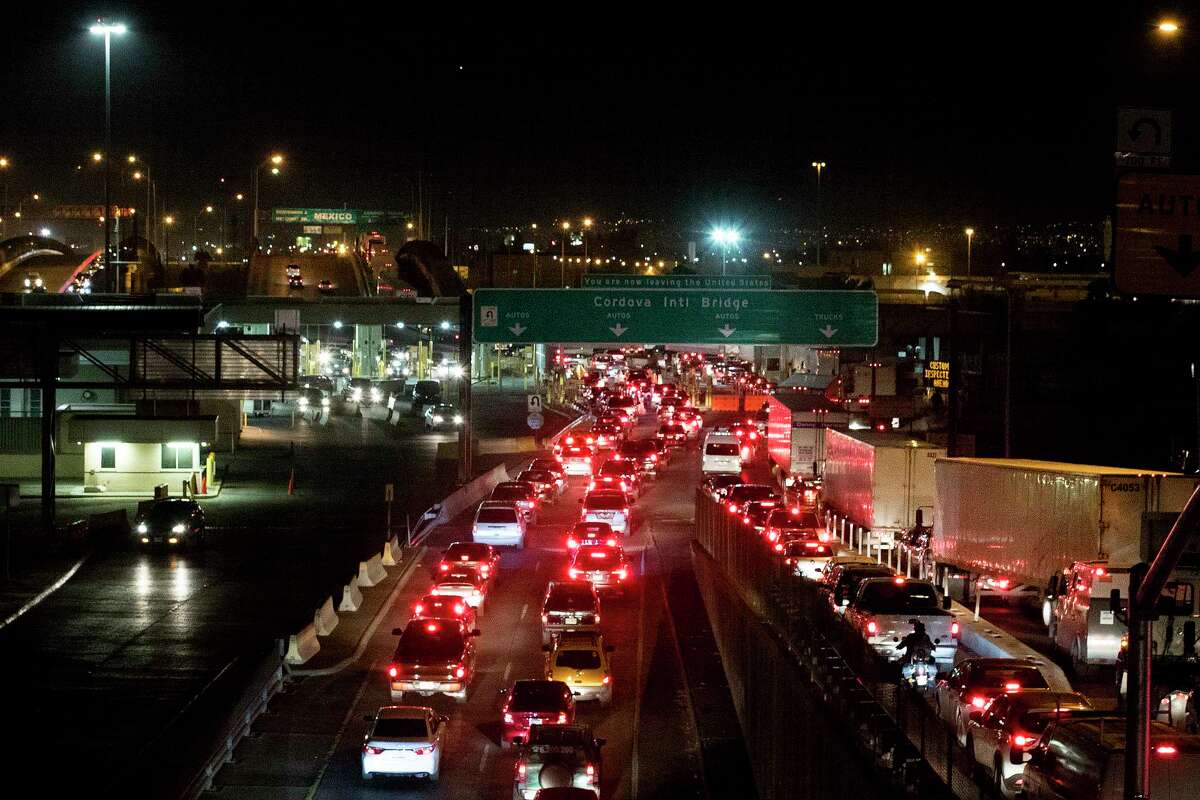 Cars and trucks line up at the checkpoint into Mexico at the Cordova International Bridge on Thursday, Feb. 1, 2018, in El Paso, Texas. ( Brett Coomer / Houston Chronicle )