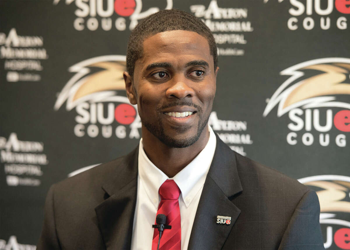 New SIUE men’s basketball coach Jon Harris will make his regular-season debut with the Cougars on Friday, Nov. 13 against Arkansas State.