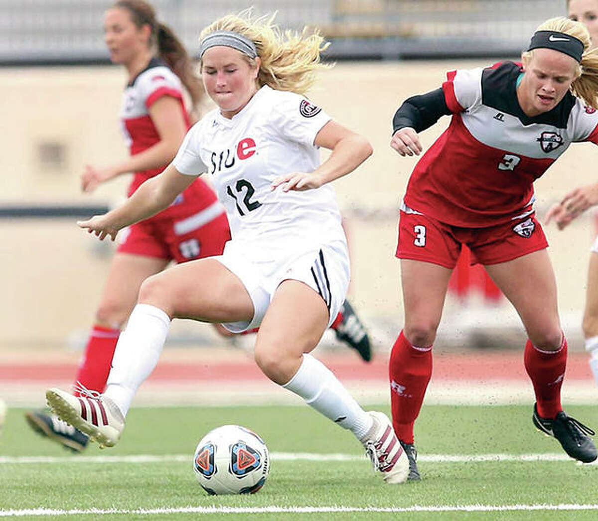 Civic Memorial high grad Lindsey Fencel (12) returns for her senior season this fall for the SIUE women’s soccer team. The defending Ohio Valley Champion Cougars have announced their 2017 schedule, which includes nine home games.