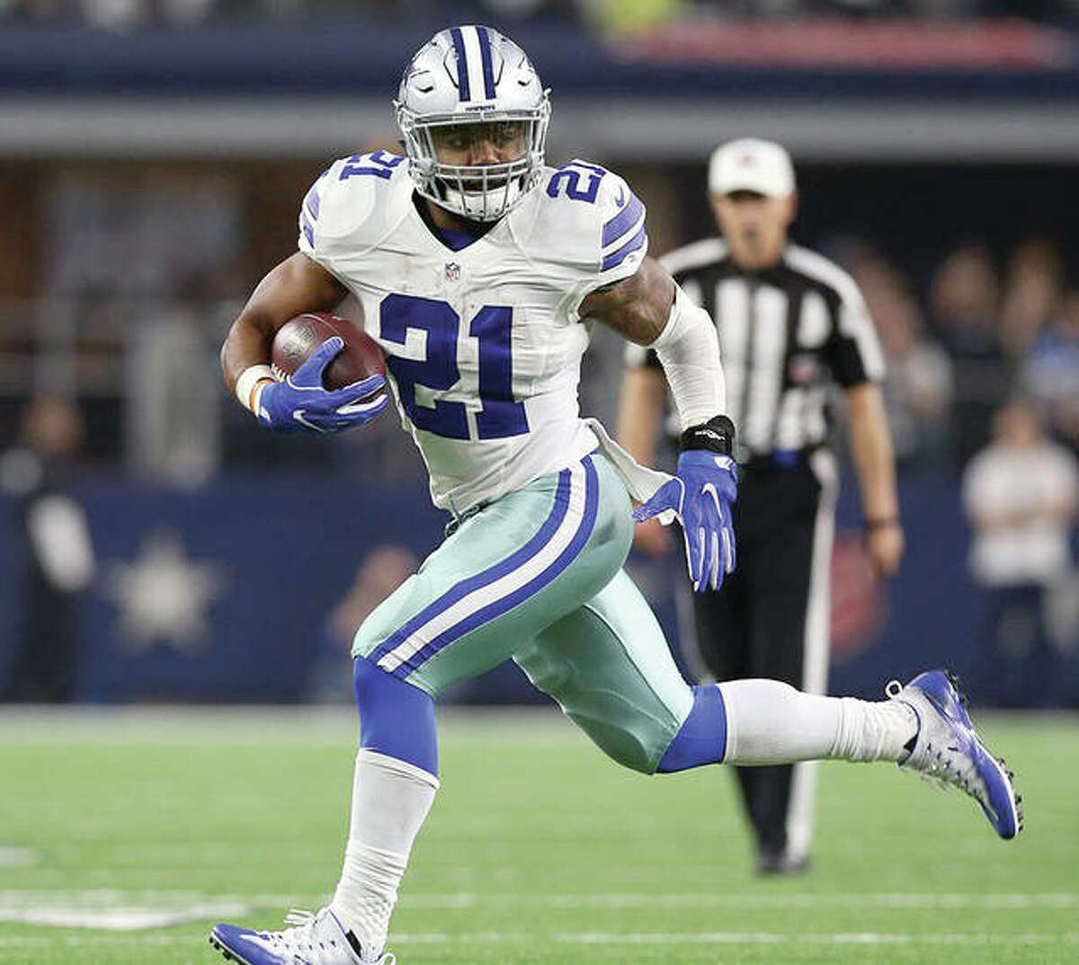 Cowboys set to honor former RB Ezekiel Elliott vs. Patriots, but should  they?