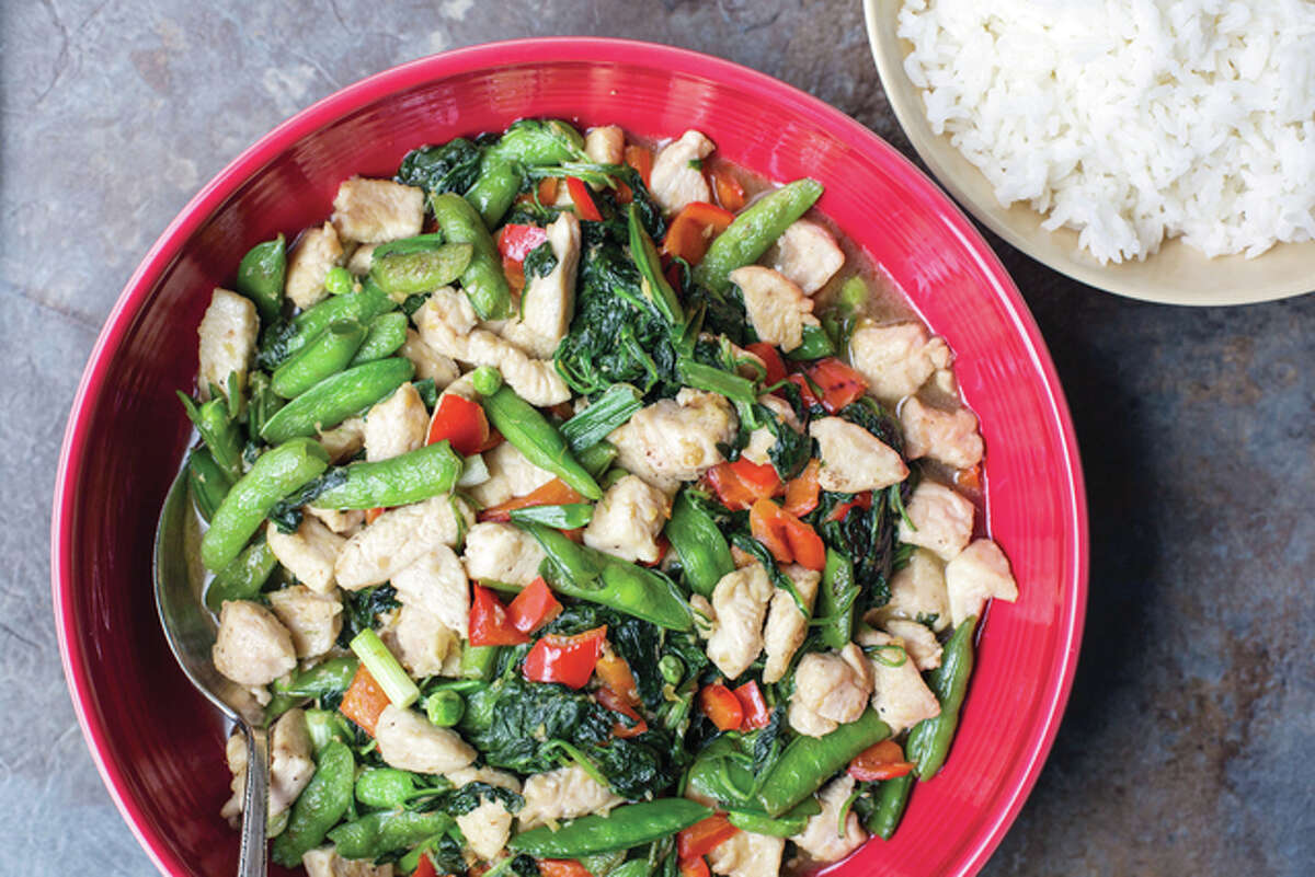 Chicken and vegetable stir fry fills several requirements in post-holiday food. It’s warm, it’s satisfying, but it’s not too heavy after a season of over-indulgence.