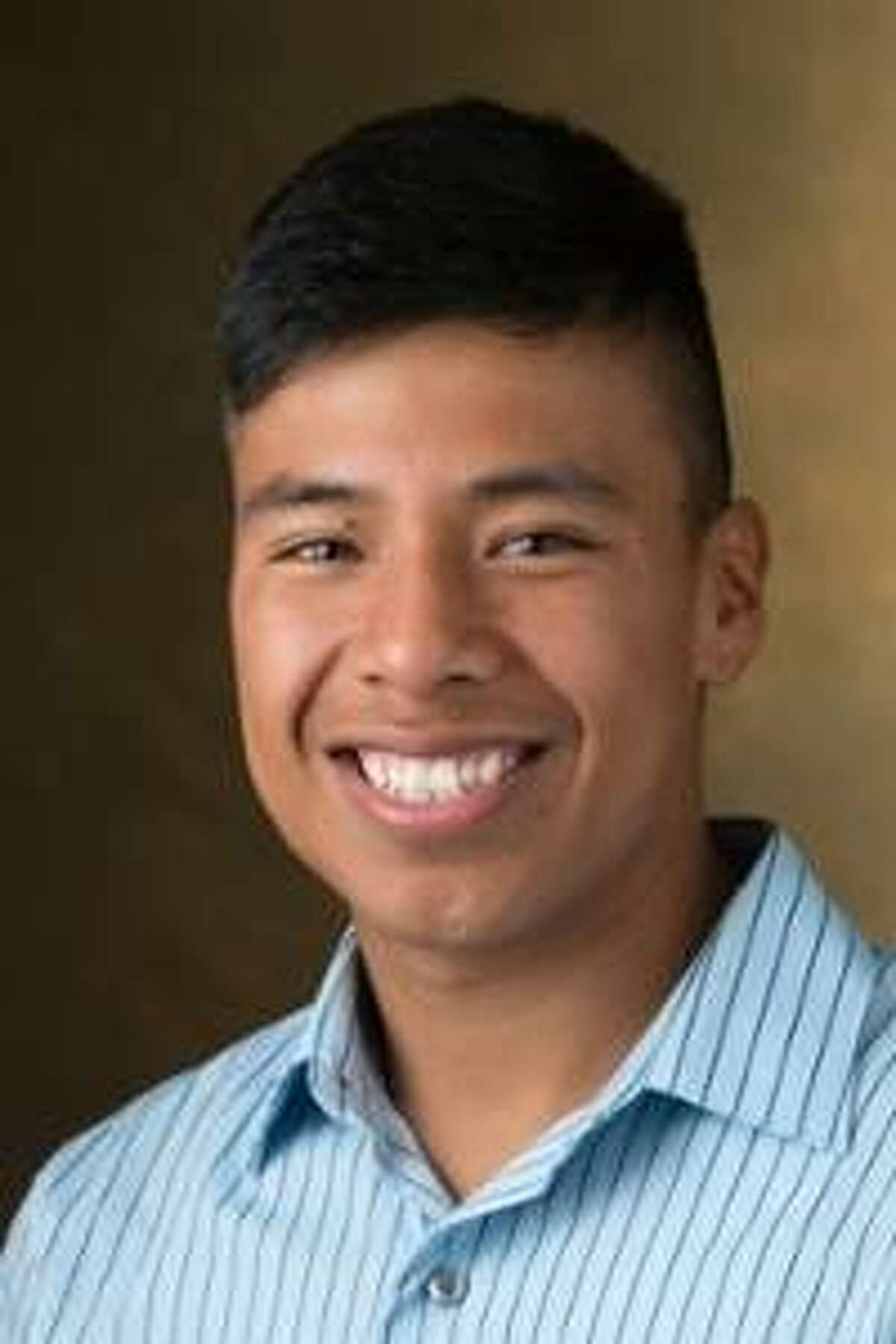 Iván Solis-Cruz, assistant community director in SIUE’s housing, earned the GLACUHO Outstanding Graduate Practitioner Award during the 2017 annual conference.