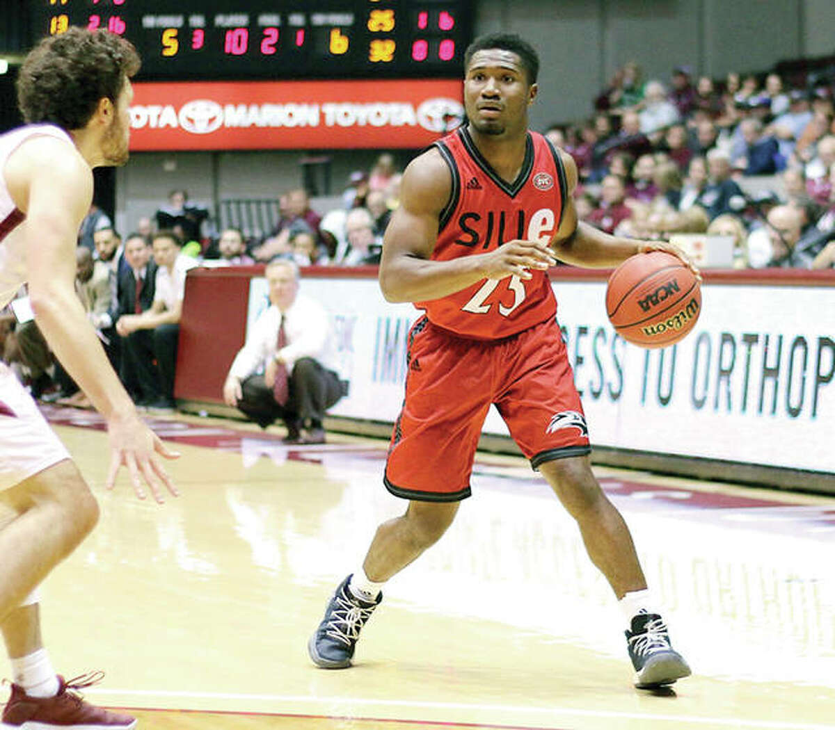 SIUE’s Jalen Henry (12) scored 16 points to lead the Cougars in their last game, an 86-71 defeat Sunday at Fort Wayne. SIUE will look to end a four-game skid Wednesday night at IUPUI. He is shown in action last week in action at SIU Carbondale.