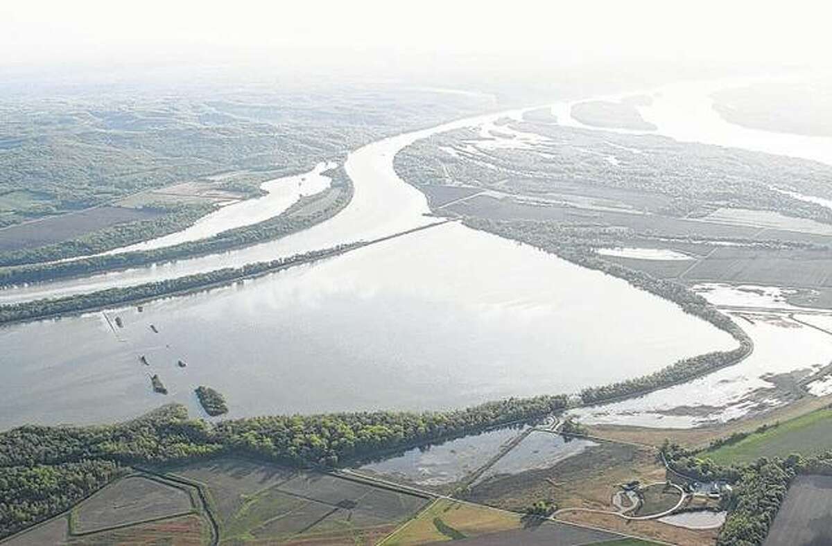Reggie Toler also captured this view of the confluence of the Illinois and Mississippi rivers.