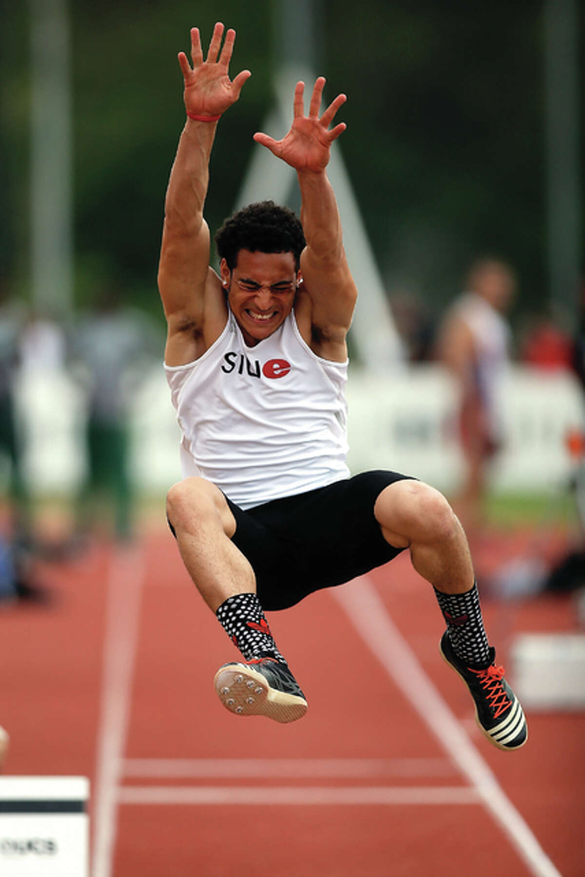 SIUE’s Julian Harvey, a senior from Edwardsville, placed fifth in the long jump and earned All-America honors Friday at the NCAA Division I Indoor Track and Field Championships in College Station, Texas.