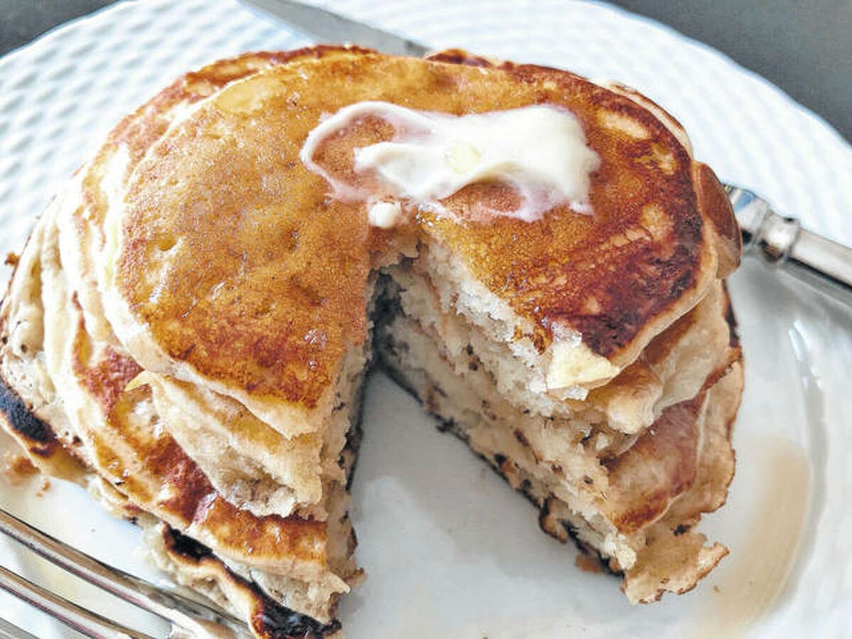 To make ripe banana pancakes, the bananas are mashed as if making banana bread and added to the batter right before the pancakes are prepared. The result is almost like banana bread pancakes.