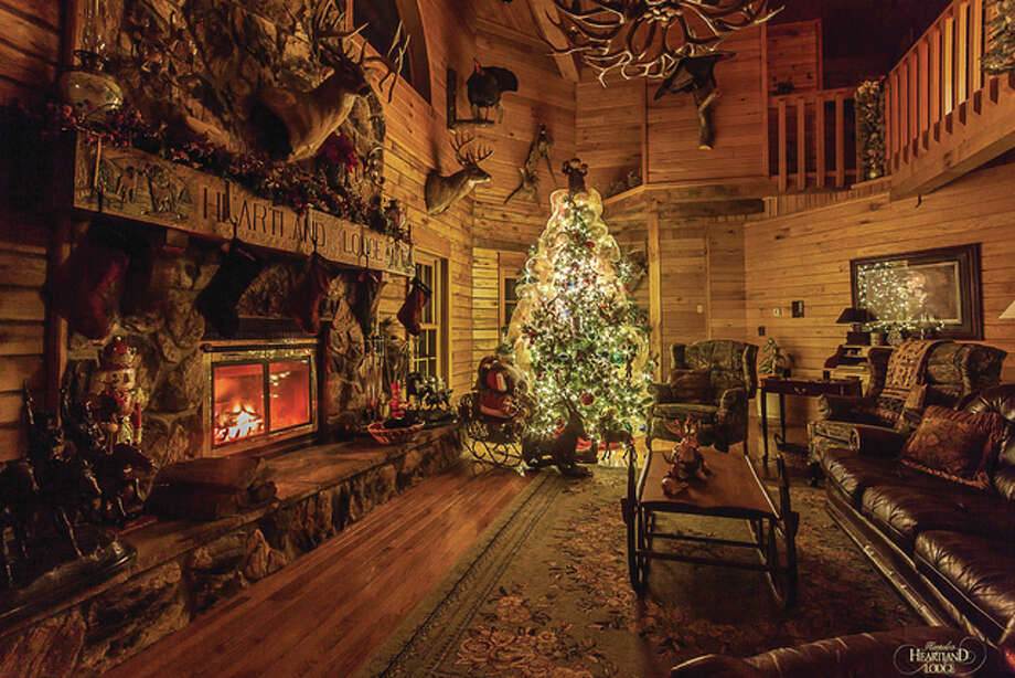 courtesy of harpoles heartland lodge the great room in harpoles heartland lodge the original lodge - The Christmas Lodge courtesy of harpoles heartland lodge the great room in harpoles heartland lodge the original lodge - The Christmas Lodge